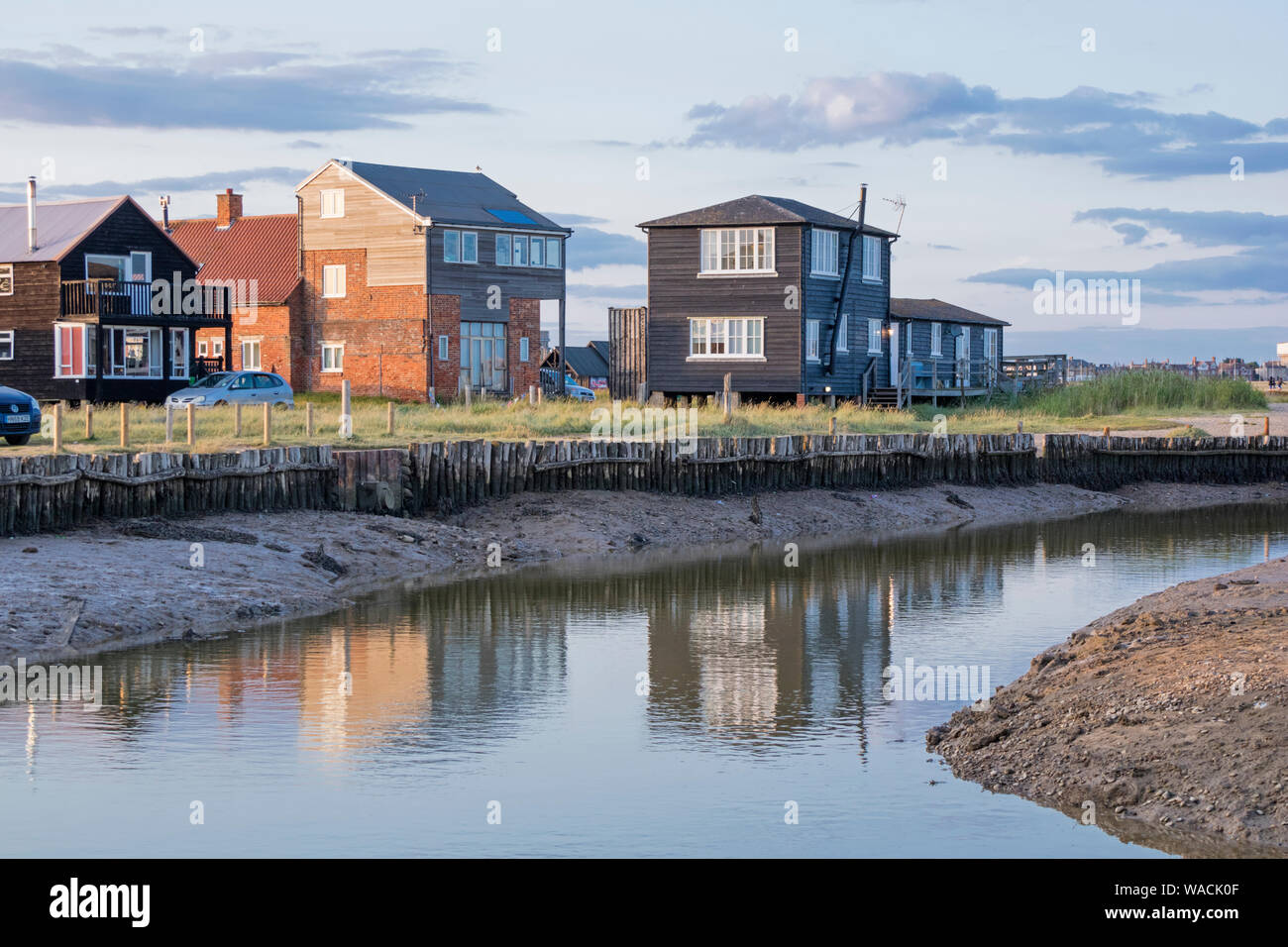 Coucher de soleil sur le Suffolk coastal village de Walberswick, East Suffolk, Angleterre, RU Banque D'Images