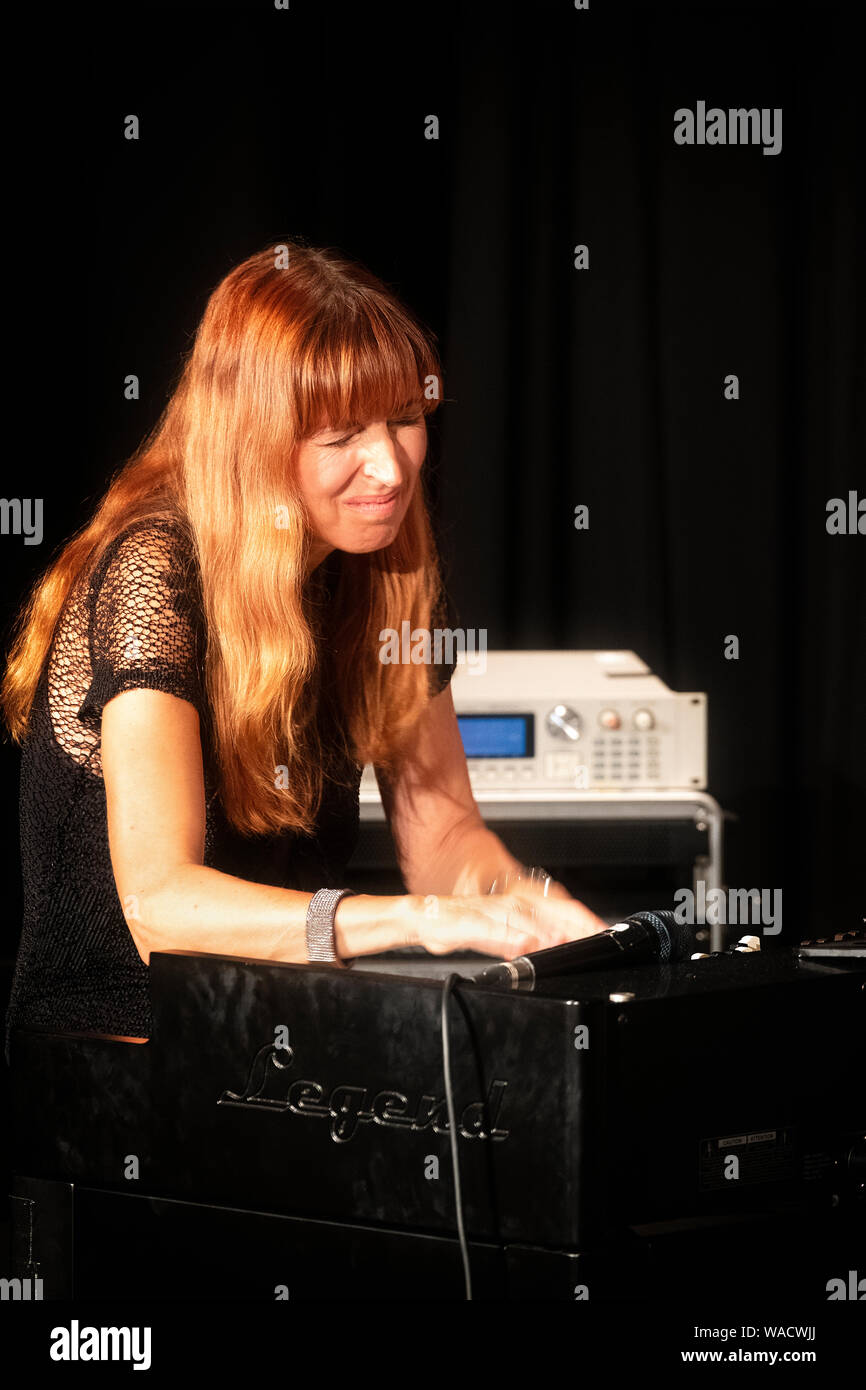 Barbara Dennerlein jouer du jazz sur l'orgue Hammond, Brecon Jazz Festival 2019 Banque D'Images