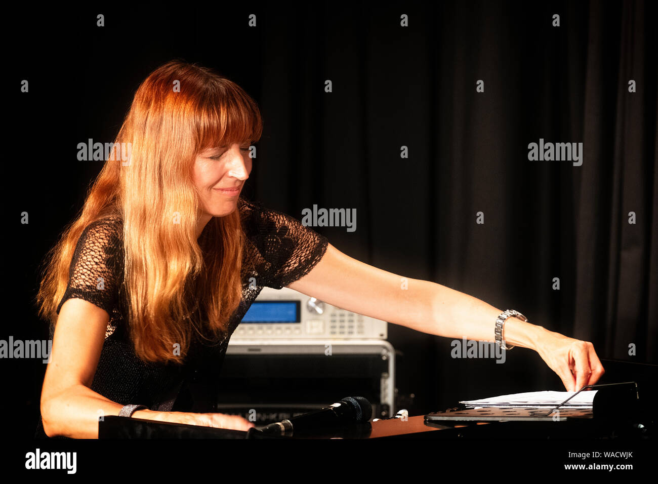 Barbara Dennerlein jouer du jazz sur l'orgue Hammond, Brecon Jazz Festival 2019 Banque D'Images