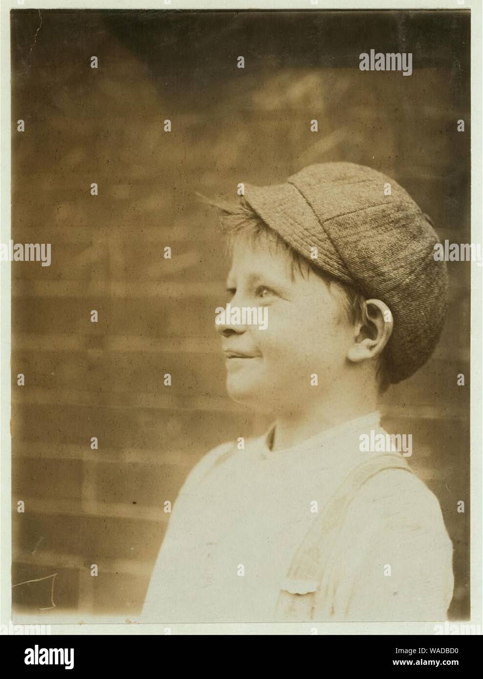 Donald Mallick, ('heureux'), 203, rue King. 9 ans d'âge, les vendeurs de journaux 5 ans. La rémunération moyenne de 35 cents par semaine. Vend de choix. Père, pilote rivet, 20 $ par semaine. 'Happy' est bien Banque D'Images