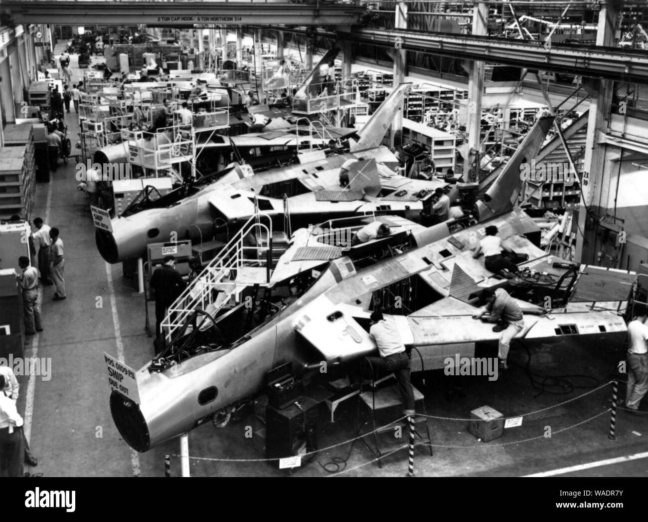 Douglas F4D-1 Skyray El Segundo assembly line2 1954. Banque D'Images