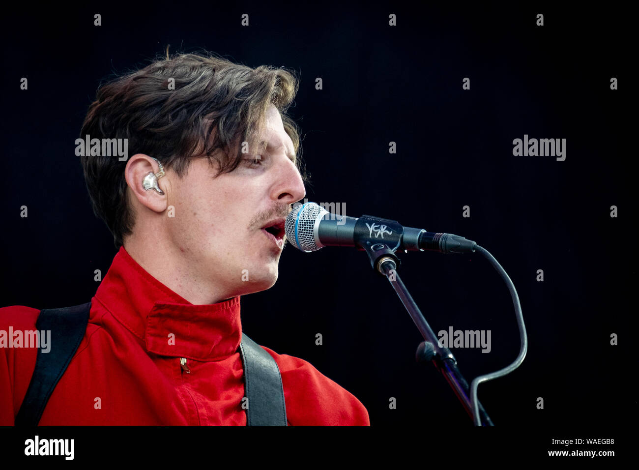 Trondheim, Norvège. 15 août, 2019. Le groupe de pop expérimental américain Yeasayer effectue un concert live au cours de la fête de la musique 2019 Pstereo norvégien. Ici Chanteur et bassiste Ira Wolf Tuton est vu sur scène. (Photo crédit : Gonzales Photo - Tor Atle Kleven). Banque D'Images