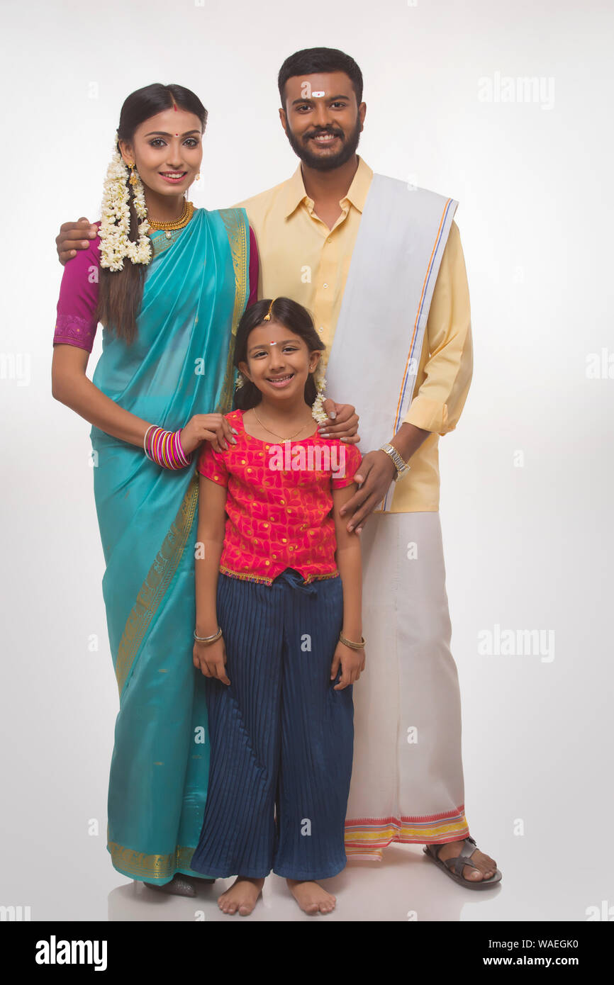 Portrait d'une famille d'indiens du sud smiling at the camera Banque D'Images