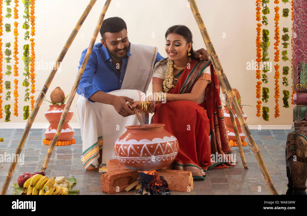 Mari et femme célébrer pongal Banque D'Images