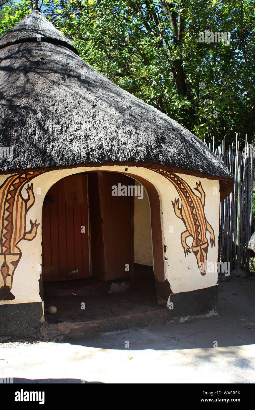 Le Lesotho hut dans village à Lesedi Cultural Village, berceau de l'humanité, l'Afrique du Sud Banque D'Images