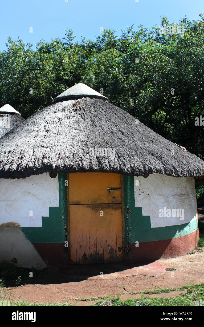 Le xhosa hut dans village à Lesedi Cultural Village, berceau de l'humanité, l'Afrique du Sud Banque D'Images