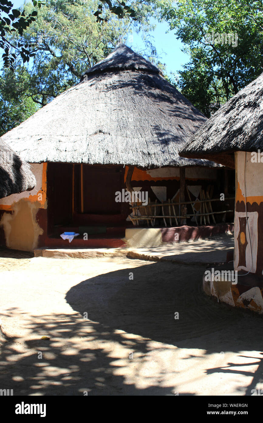 Pedi hut dans village à Lesedi Cultural Village, berceau de l'humanité, l'Afrique du Sud Banque D'Images