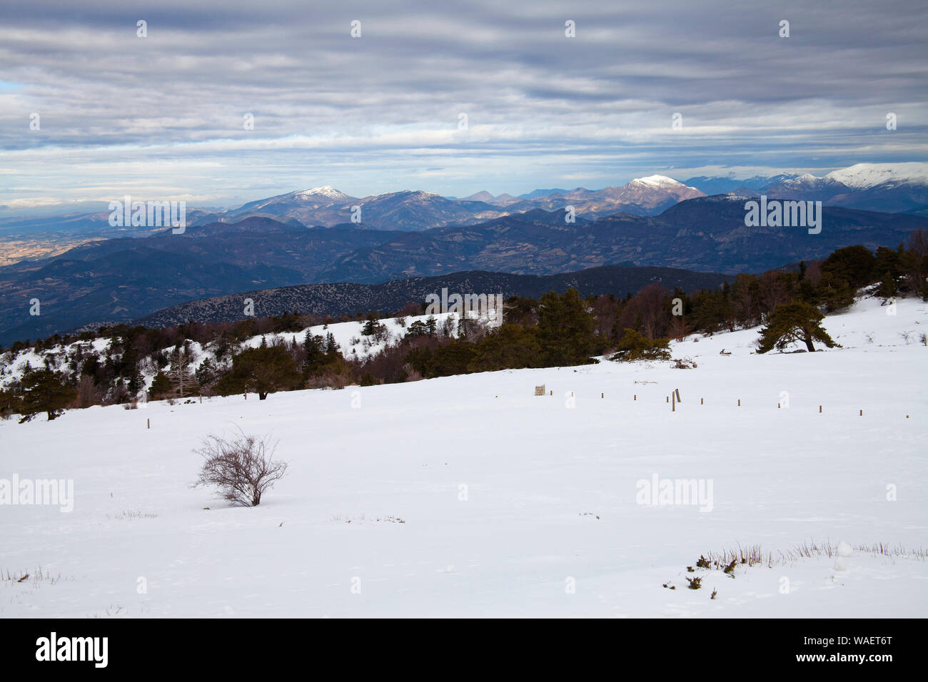 Mont ventoux neige Banque de photographies et d'images à haute résolution -  Alamy