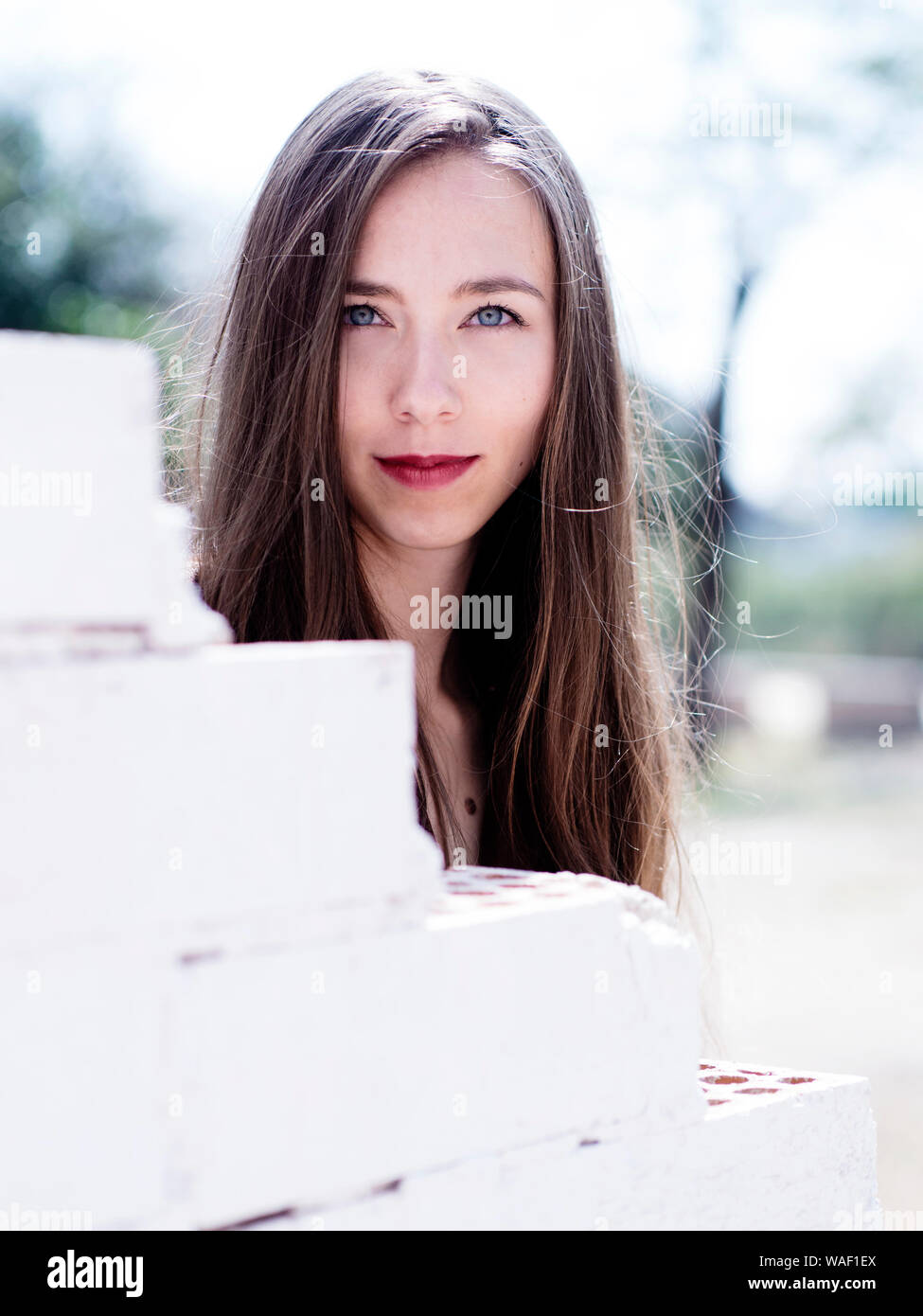 Belle Jeune Femme - portrait lumière naturelle Banque D'Images