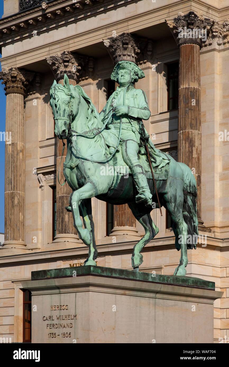 Le duc Carl Wilhelm Ferdinand Monument situé en face du château de Braunschweig, Braunschweig, Basse-Saxe, Allemagne Banque D'Images