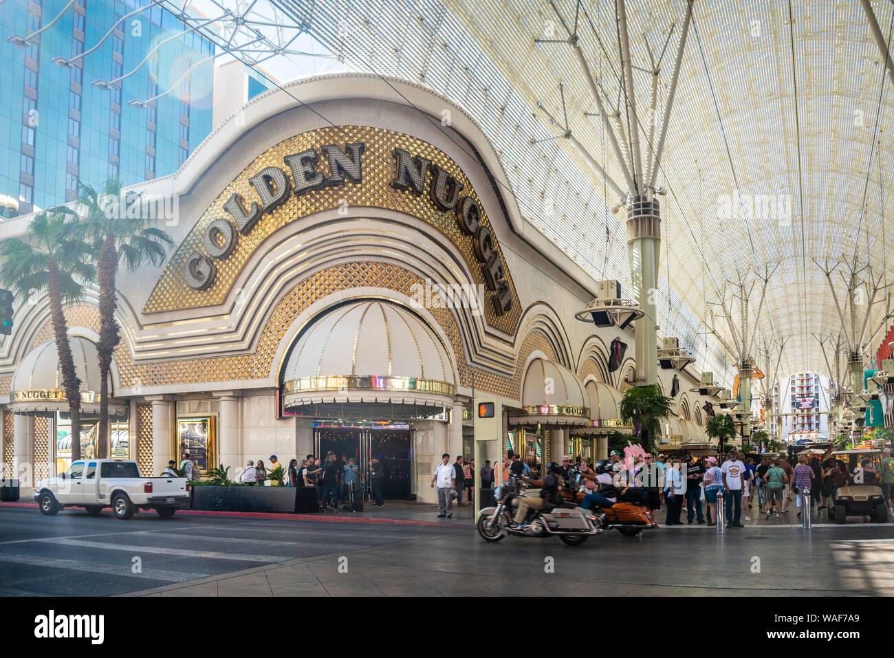 Dôme de la Fremont Street Experience, le Golden Nugget Casino, Centre-ville, Las Vegas, Nevada, USA Banque D'Images