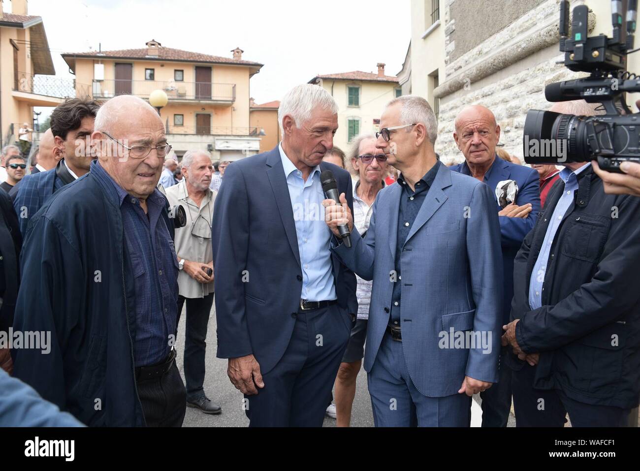 20/08 // 2019 Chronicle Bergamo Paladina, funérailles de Felice Gimondi dans la photo sport amis à la cérémonie funéraire. Barbara Moser (Papini/Fotogramma, Paladina (Bergame) - 2019-08-20) p.s. la foto e' utilizzabile nel rispetto del contesto dans cui e' stata scattata, e senza intento del diffamatorio decoro delle persone rappresentate Banque D'Images