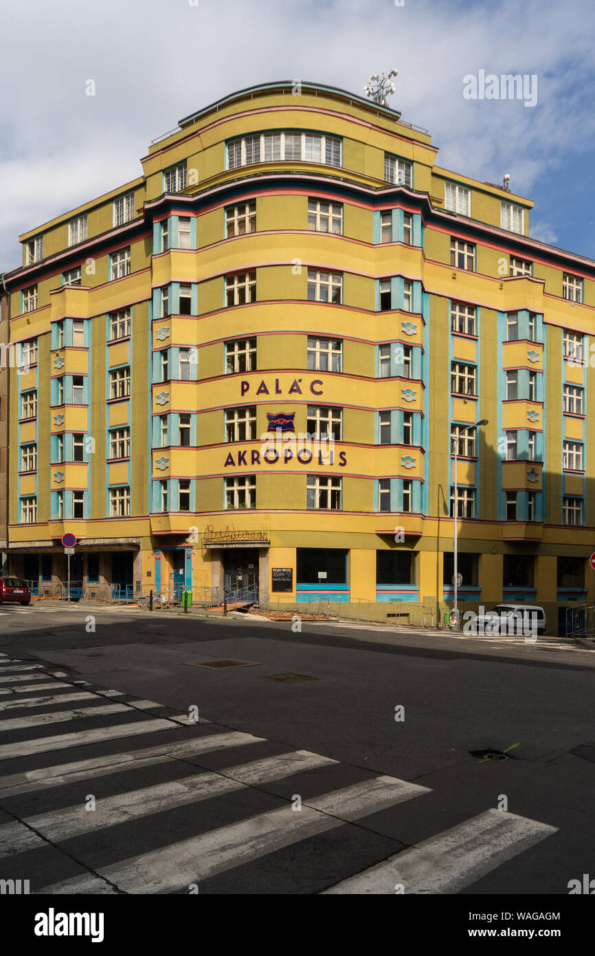 La vue sur le palais de l'Akropolis un centre culturel club de musique dans le quartier de Zizkov, Prague (Photo/CTK Vaclav Zahorsky) Banque D'Images