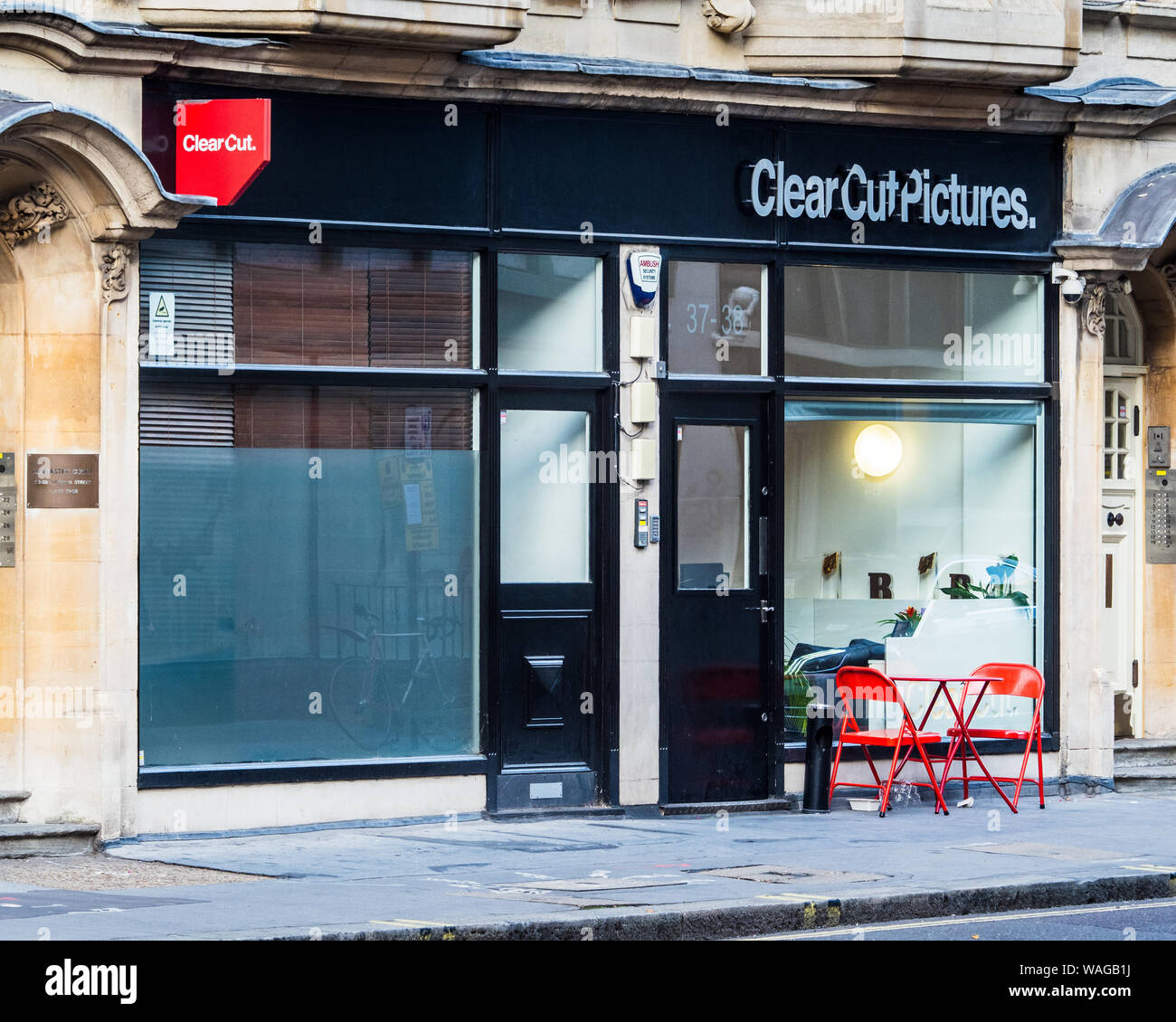 Photos de Claire Newman Street Fitzrovia Londres - primé avec son et vidéo post-production diffusion bâtiment situé dans le centre de Londres. Banque D'Images