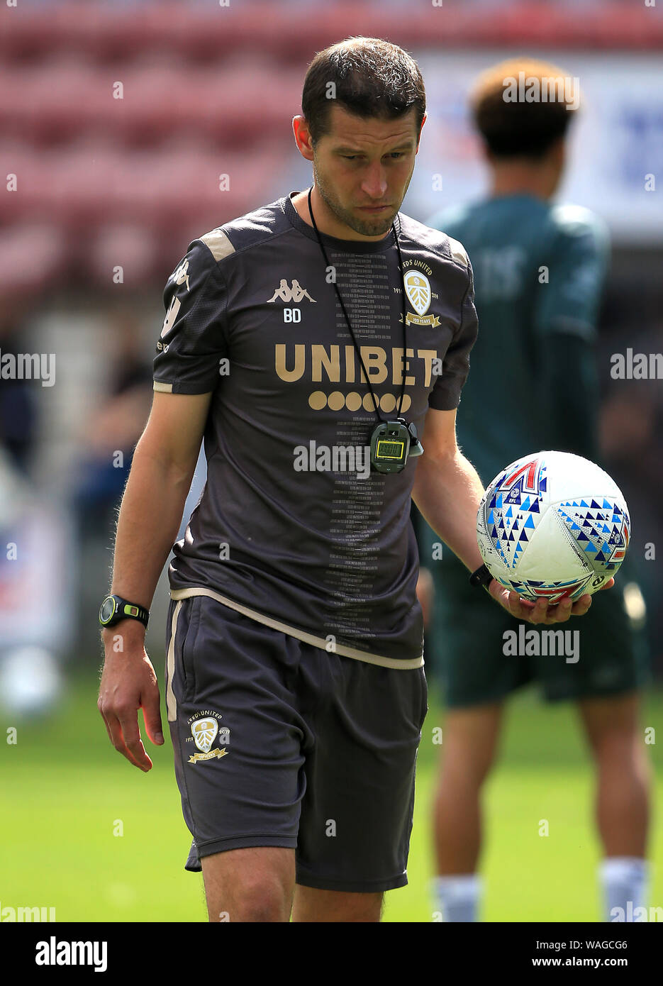Leeds United préparateur physique Benoit Delaval avant le match Banque D'Images