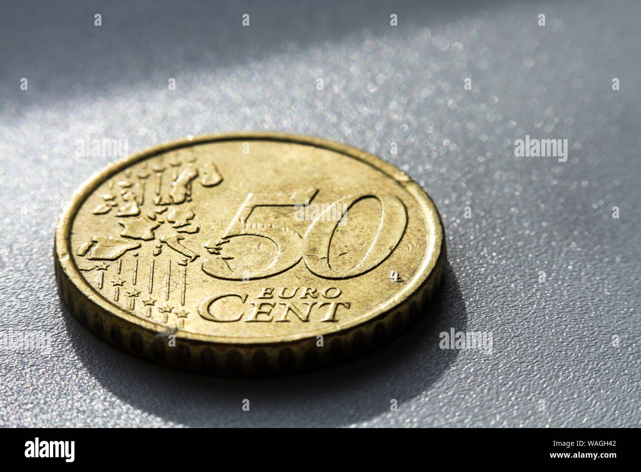 50 centimes d'euro pièce close up on white background Banque D'Images