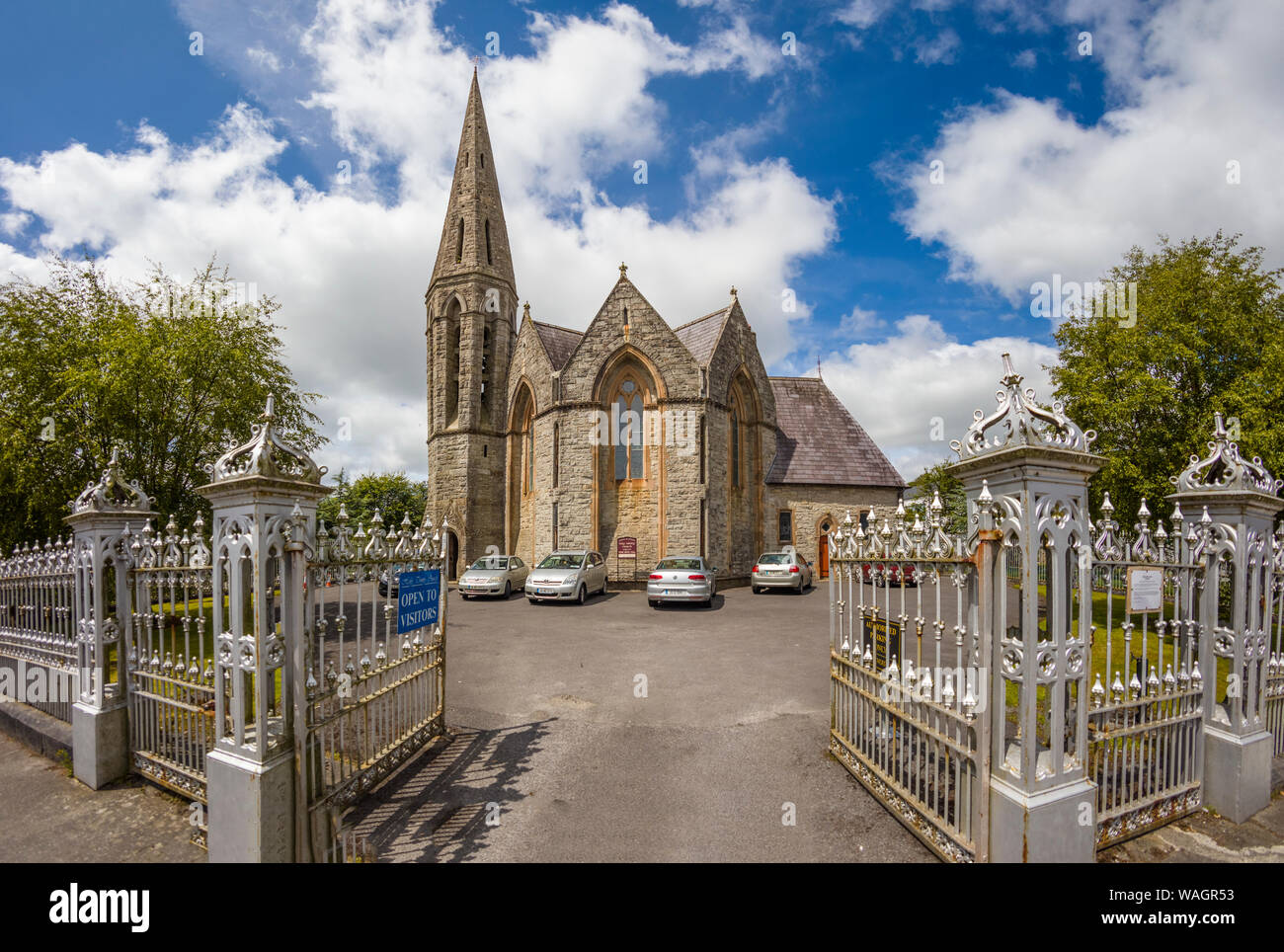 L'église Holy Trinity à Westport, dans le comté de Mayo Irlande Banque D'Images