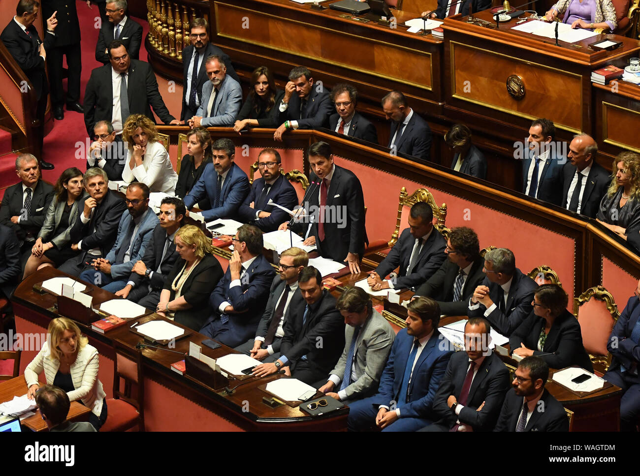 Rome, Italie. 20e Août, 2019. Le Premier ministre italien Giuseppe Conte traite de la chambre haute à Rome, Italie, 20 août 2019. Conte a dit au Sénat le mardi qu'il démissionnerait après des débats du Parlement européen. Credit : Alberto Lingria/Xinhua Banque D'Images