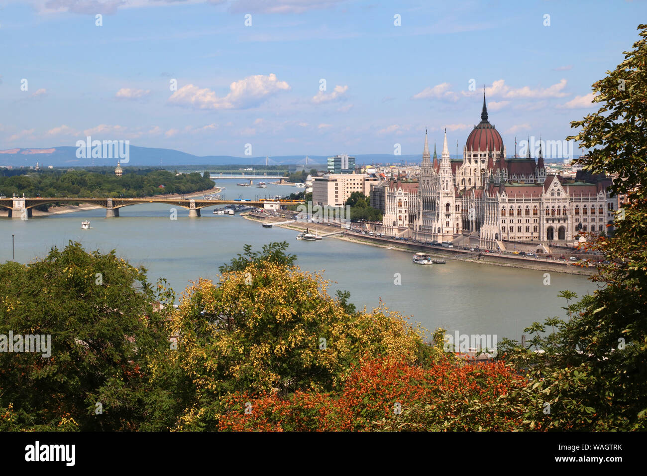 Vue générale avec le Parlement de Budapest Banque D'Images