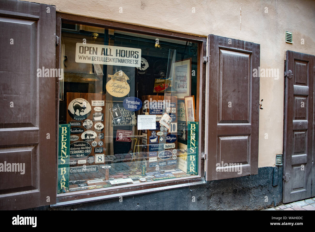 Berns fenêtre Bar signe dans la vieille ville de Stockholm Banque D'Images