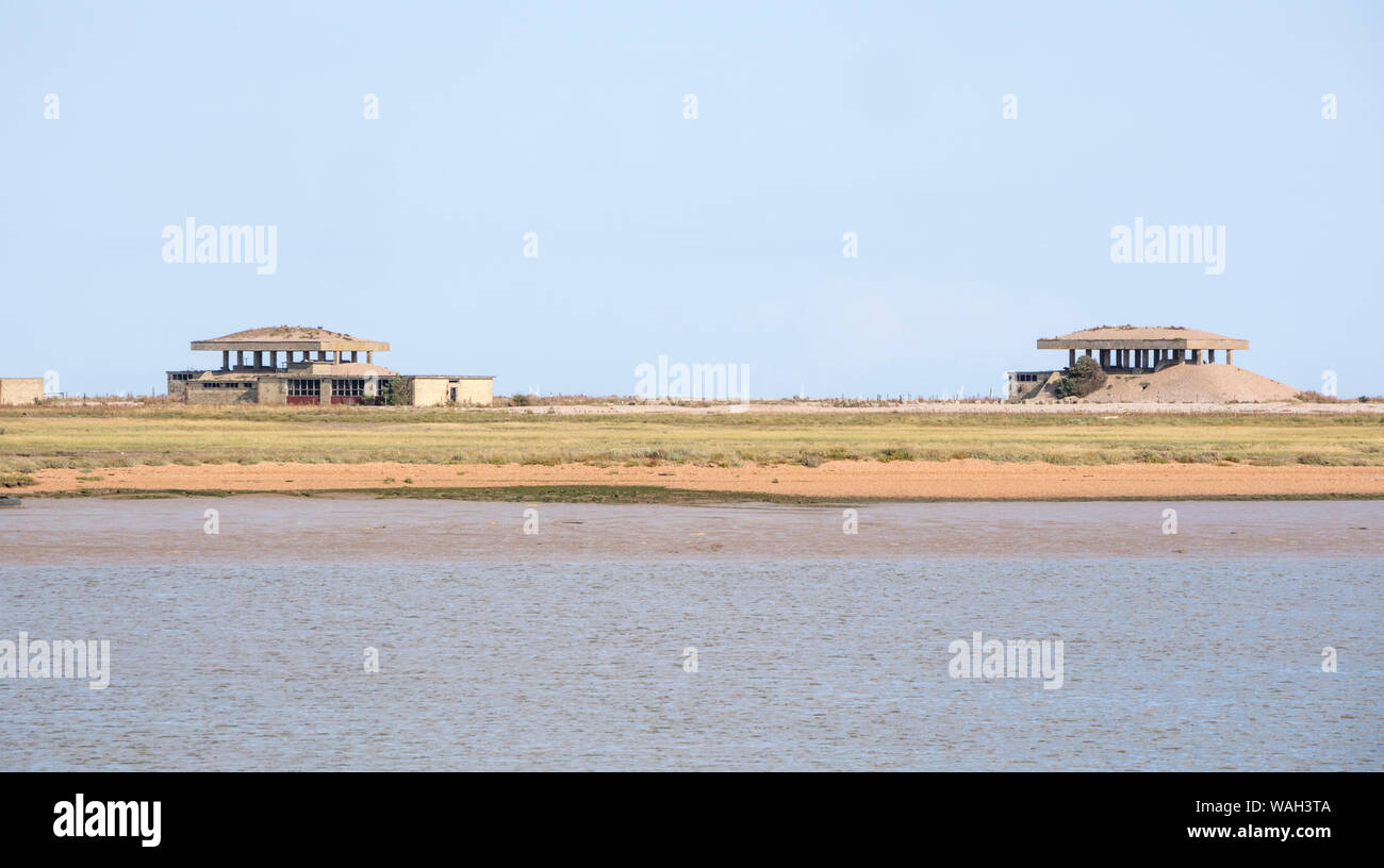 À la recherche de l'autre côté de la rivière à minerai à Orford Orford Ness, réserve naturelle de la côte du Suffolk, Angleterre, RU Banque D'Images