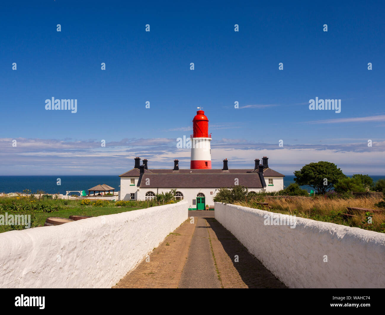 Souter Phare dans le village de Marsden, South Shields, Tyne & Wear, Royaume-Uni. Banque D'Images
