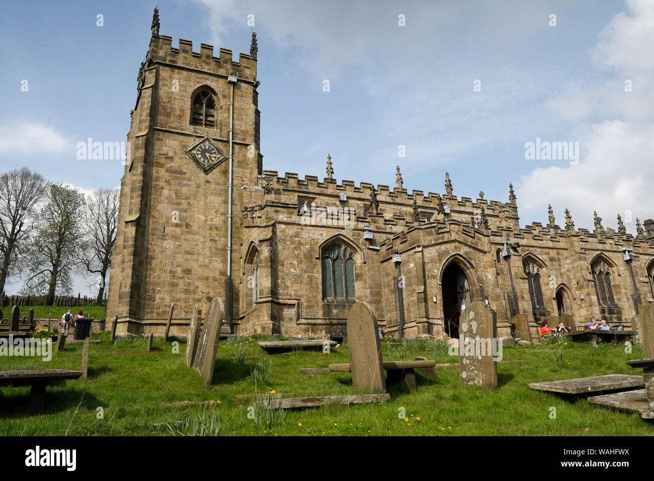 Église St Nicholas dans le village de High Bradfield Sheffield Angleterre Royaume-Uni, bâtiment classé Grade I, parc national Peak district, architecture du 14ème siècle Banque D'Images