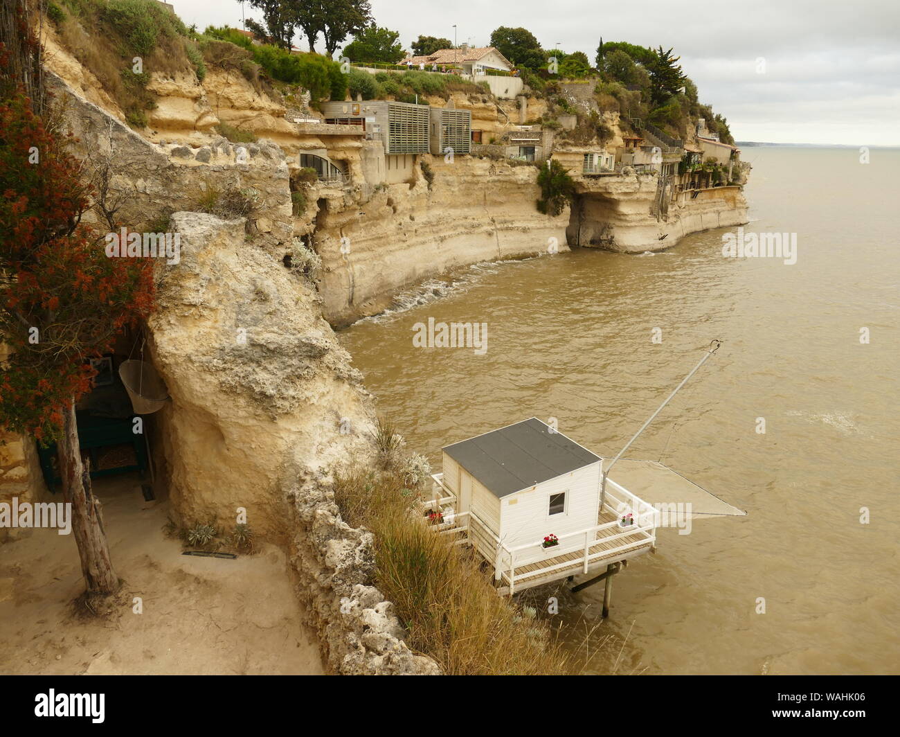 Les grottes de Regulus étaient occupés jusqu'en 1976 par le restaurant Fontaines haut lieu de la gastronomie depuis a été transformée en une maison troglodyte Banque D'Images