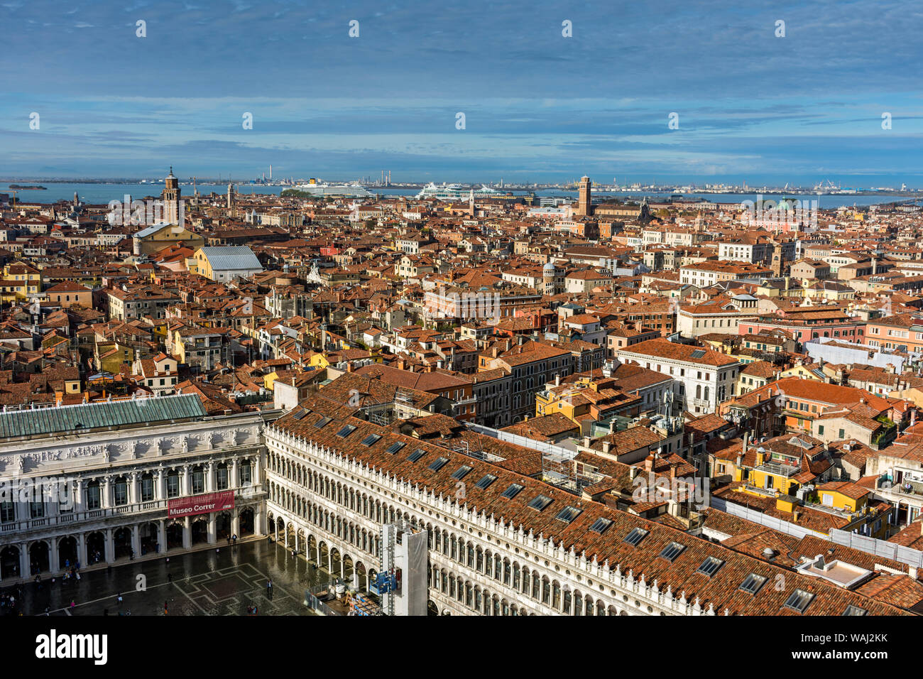 Vue de Venise sur la place Saint-Marc, de l'hôtel Campanile di San Marco (clocher), Venise, Italie Banque D'Images