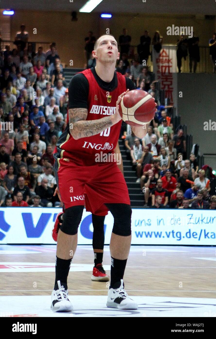 Hamburg, Deutschland. 18 Aug, 2019. firo : 18.08.2019, basket-ball, VTG DBB, Supercoupe Allemagne - Pologne, Dennis Theis, puissance de l'avant, les Boston Celtics, plein la figure, Freifurf | Conditions de crédit dans le monde entier : dpa/Alamy Live News Banque D'Images