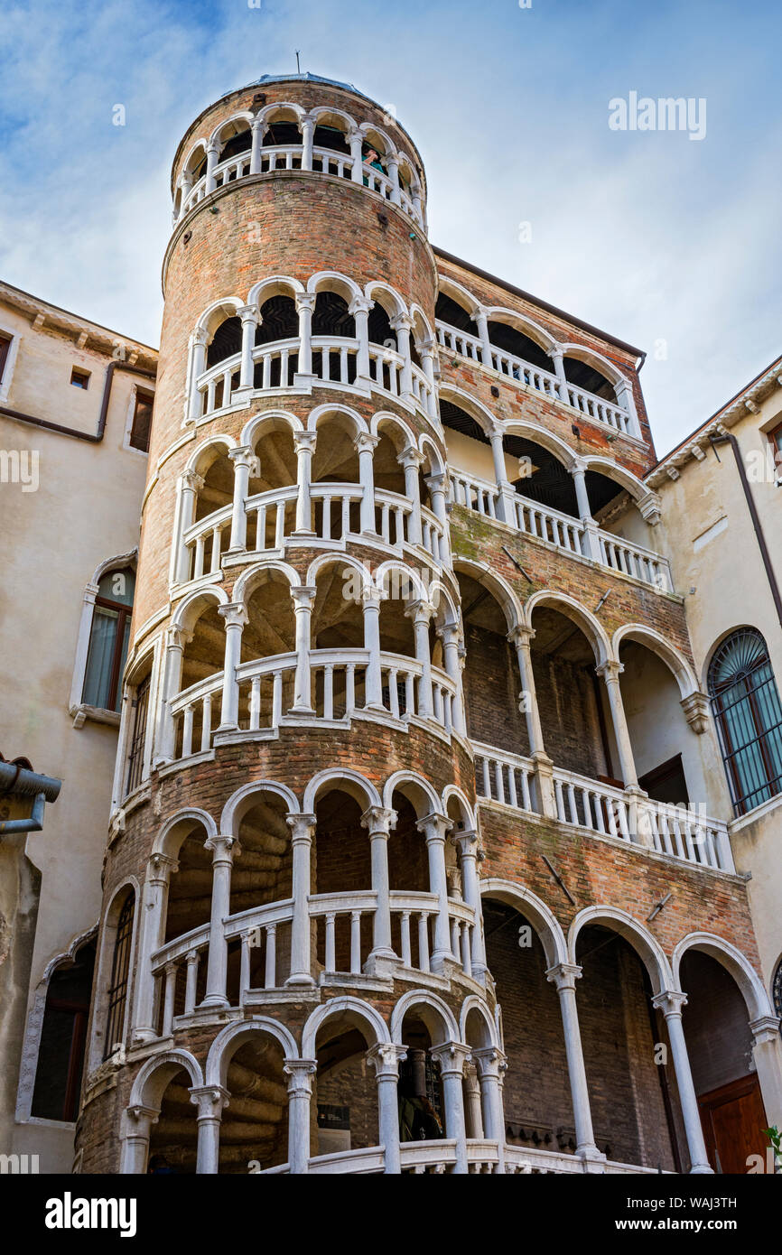 L'escalier extérieur de l'Hôtel Palazzo Contarini del Bolovo, Venise, Italie Banque D'Images