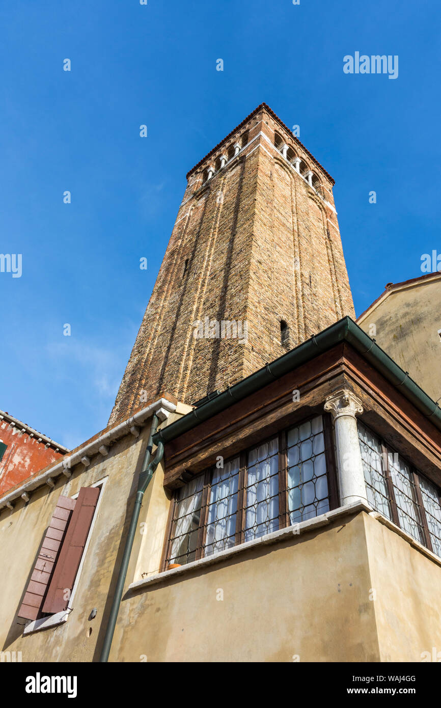 La tour de la Chiesa di San Giacomo dell'Orio église, Campo San Giacomo dell'Orio, Venise, Italie Banque D'Images
