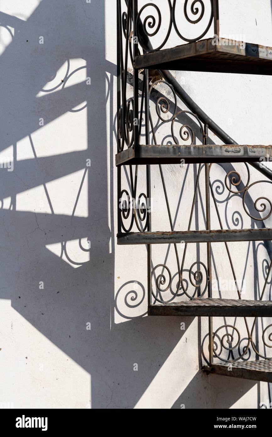 L'Afrique, Maroc, Fes. Close-up de l'escalier et l'ombre. En tant que crédit : Bill Young / Jaynes Gallery / DanitaDelimont.com Banque D'Images