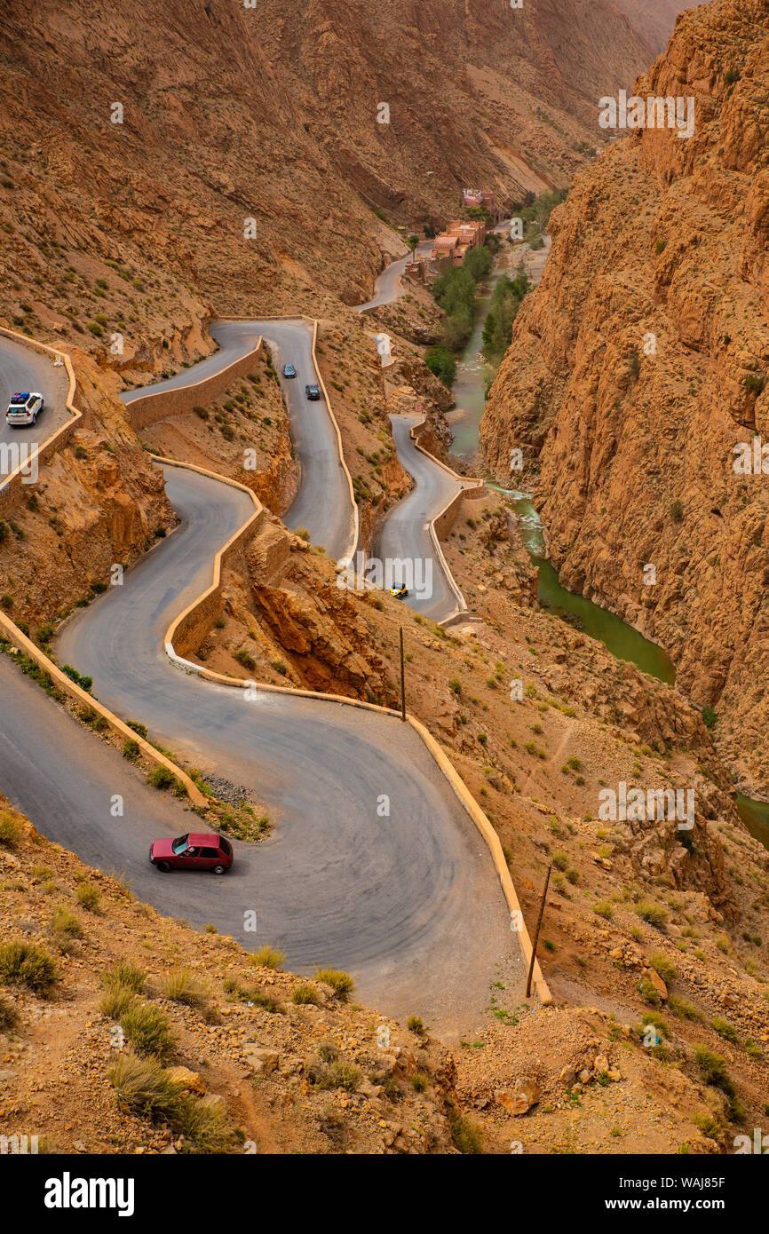 Les gorges du Dadès, vallée du Dadès, au Maroc. La route jusqu'à la voitures gorges du Dadès Valley road Banque D'Images