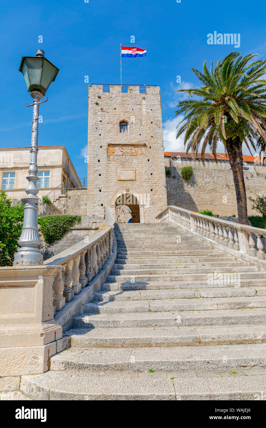 La Croatie, Korcula. Avant de porte de ville fortifiée. En tant que crédit : Fred Seigneur / Jaynes Gallery / DanitaDelimont.com Banque D'Images