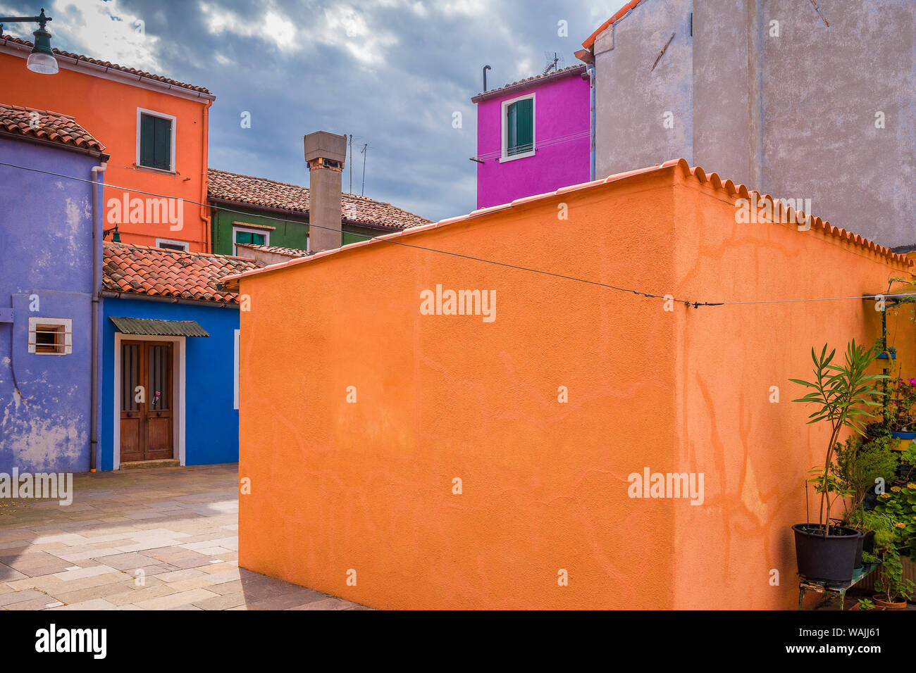 L'Italie, de Burano. Les murs colorés. En tant que crédit : Jim Nilsen / Jaynes Gallery / DanitaDelimont.com Banque D'Images