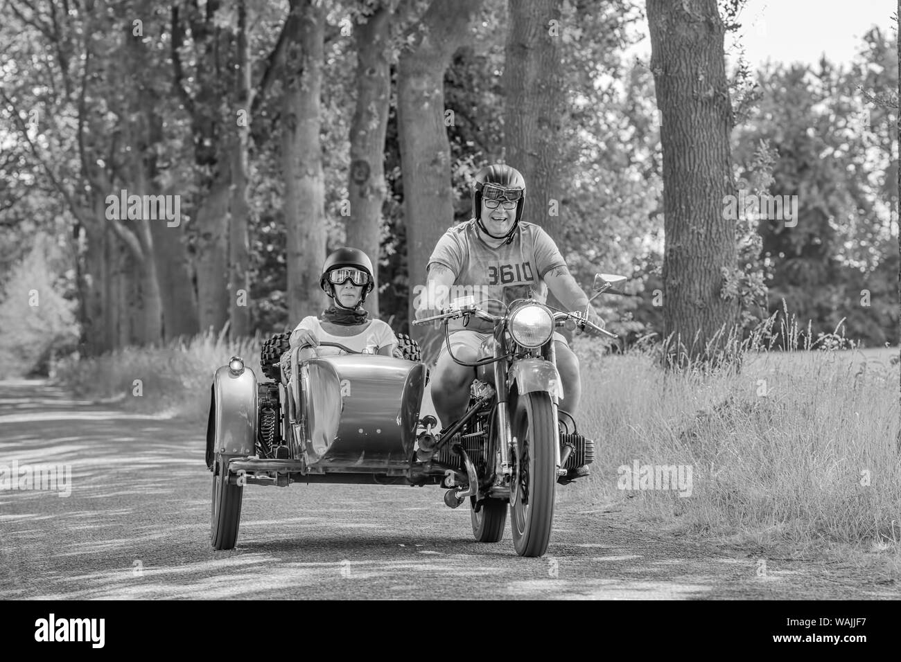 Quelques heerful sur classic motor avec side-car. Les Pays-Bas ont un grand groupe de passionnés à l'ancienne circonscription de vélos. Banque D'Images