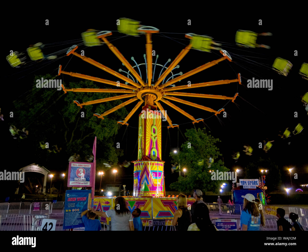 USA, Indiana, Indianapolis. YoYo ride de nuit. En tant que crédit : Wendy Kaveney Jaynes / Galerie / DanitaDelimont.com Banque D'Images