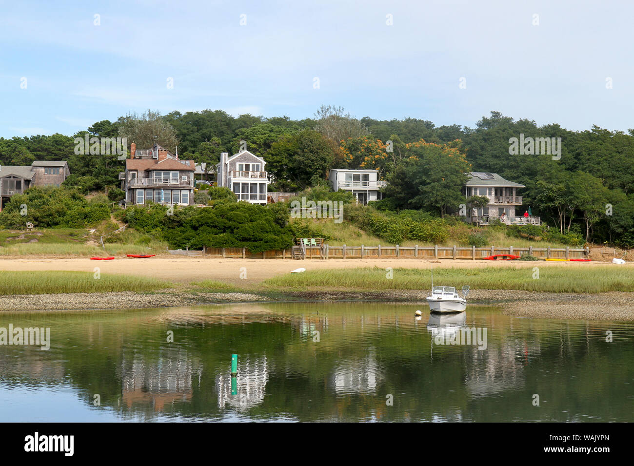 Maison avec vue sur l'eau et du paysage, Wellfleet, Cape Cod, Massachusetts, USA Banque D'Images