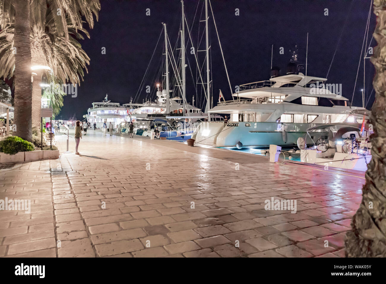 La Croatie, Hvar. Scène de nuit sur le front de mer. En tant que crédit : Fred Seigneur / Jaynes Gallery / DanitaDelimont.com Banque D'Images