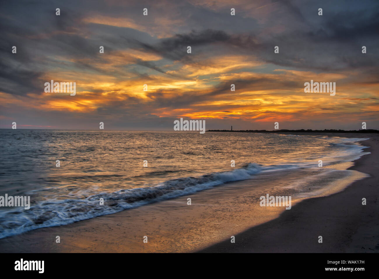 USA (New Jersey), Cape May National Seashore. Coucher du soleil sur la mer. En tant que crédit : Jay O'Brien / Jaynes Gallery / DanitaDelimont.com Banque D'Images