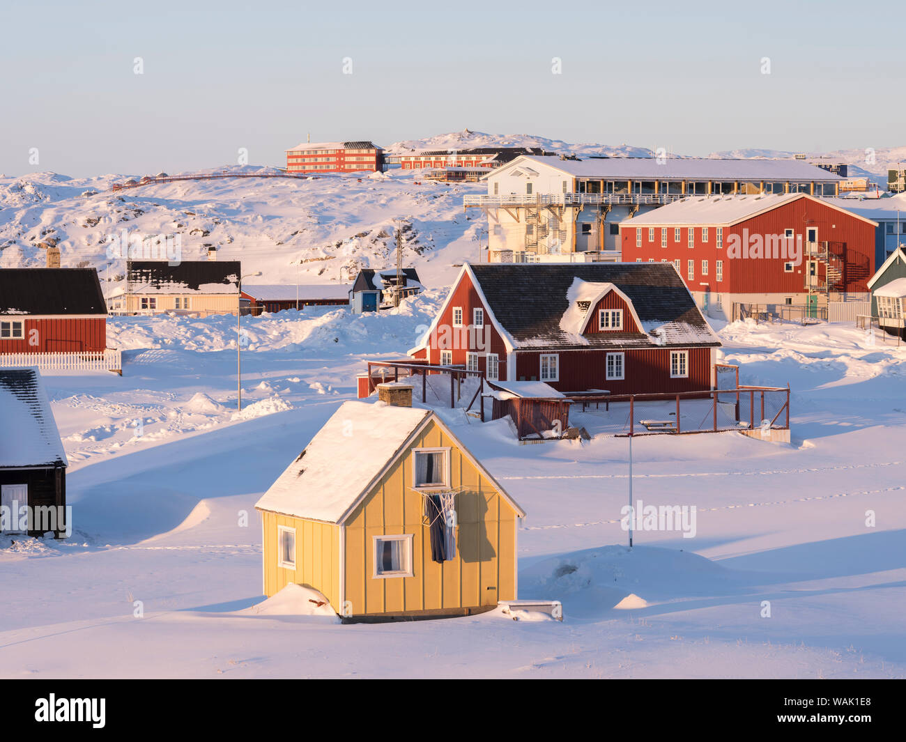 La ville à la rive de la baie de Disko. Le Groenland. Banque D'Images