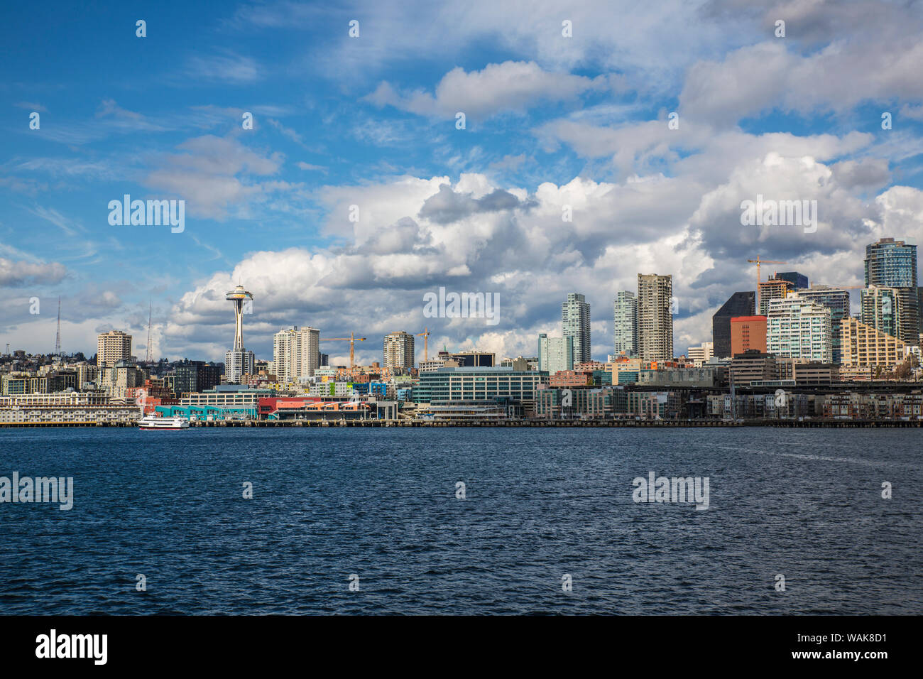 Seattle, Washington State. Space Needle, waterfront, Queen Anne Hill Banque D'Images