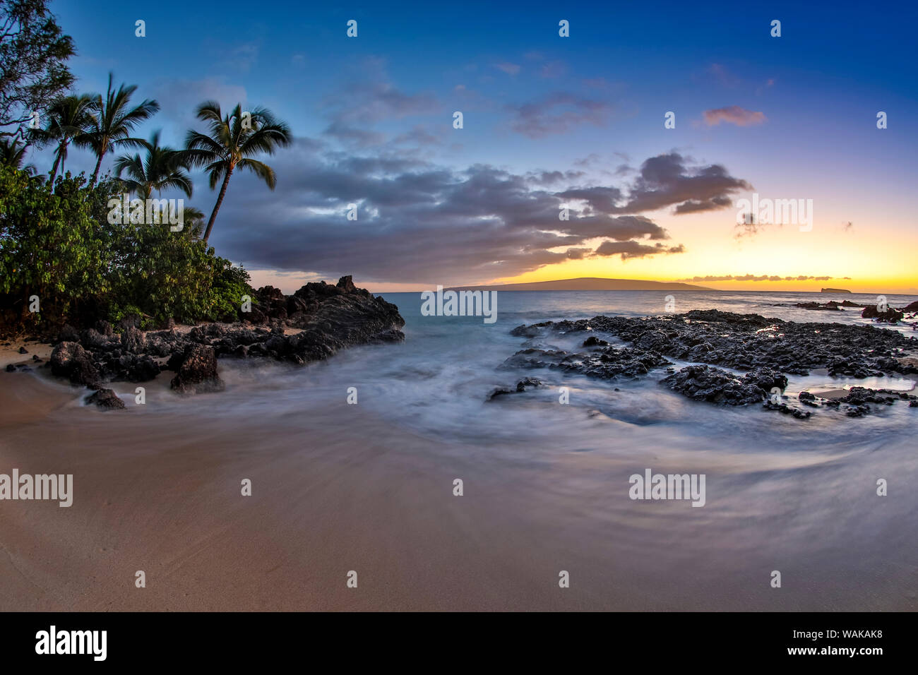 Lumière du soir dans la petite crique savoir secret Beach près de Makena, Maui, Hawaii Banque D'Images