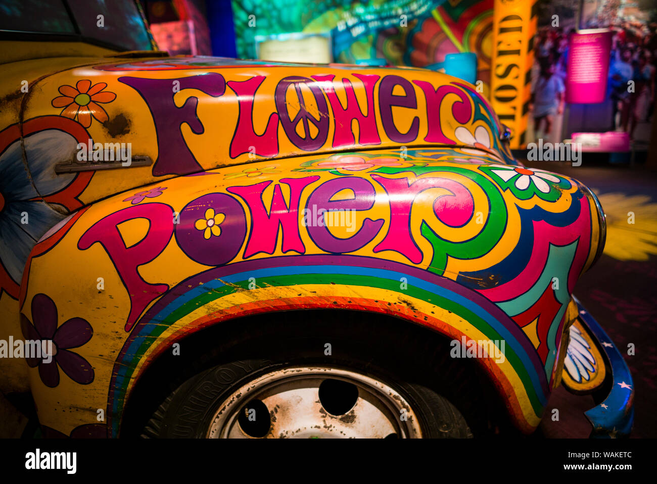 USA, New York, Bethel. Le musée au Bethel Woods, typique flower power bus hippie (usage éditorial uniquement) Banque D'Images