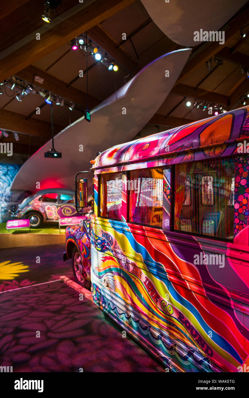 USA, New York, Bethel. Le musée au Bethel Woods, typique flower power bus hippie (usage éditorial uniquement) Banque D'Images