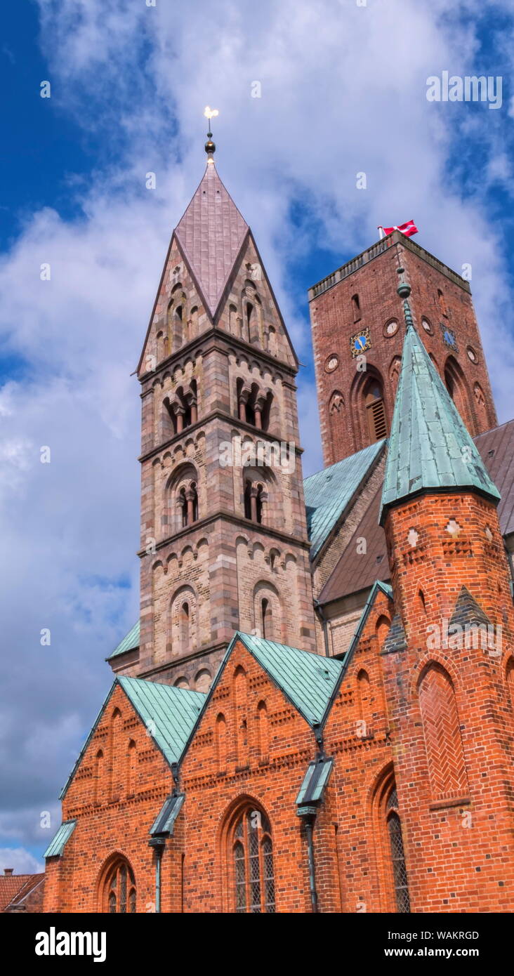 Gros plan sur les tours de la cathédrale de Ribe ou Cathédrale Notre Dame Maria, Danemark Banque D'Images