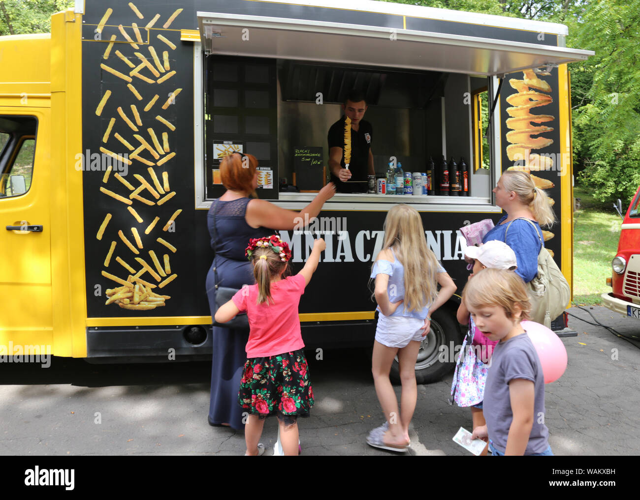 Cracovie. Cracovie. La Pologne. Camion alimentaire au parc Bednarskiego  pique-nique au cours de l'événement Photo Stock - Alamy