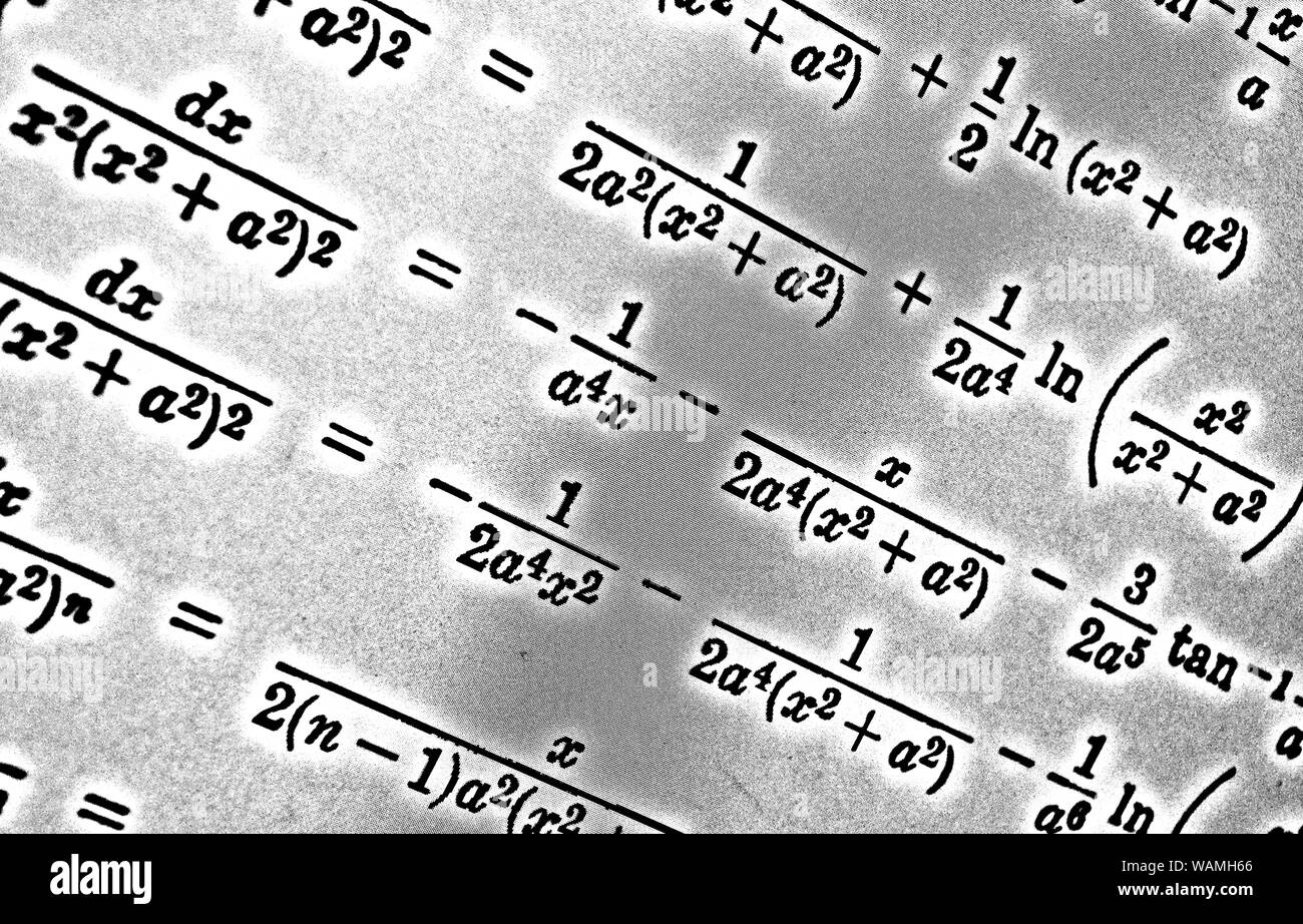 Grand nombre de formules mathématiques sur fond blanc HDR Banque D'Images