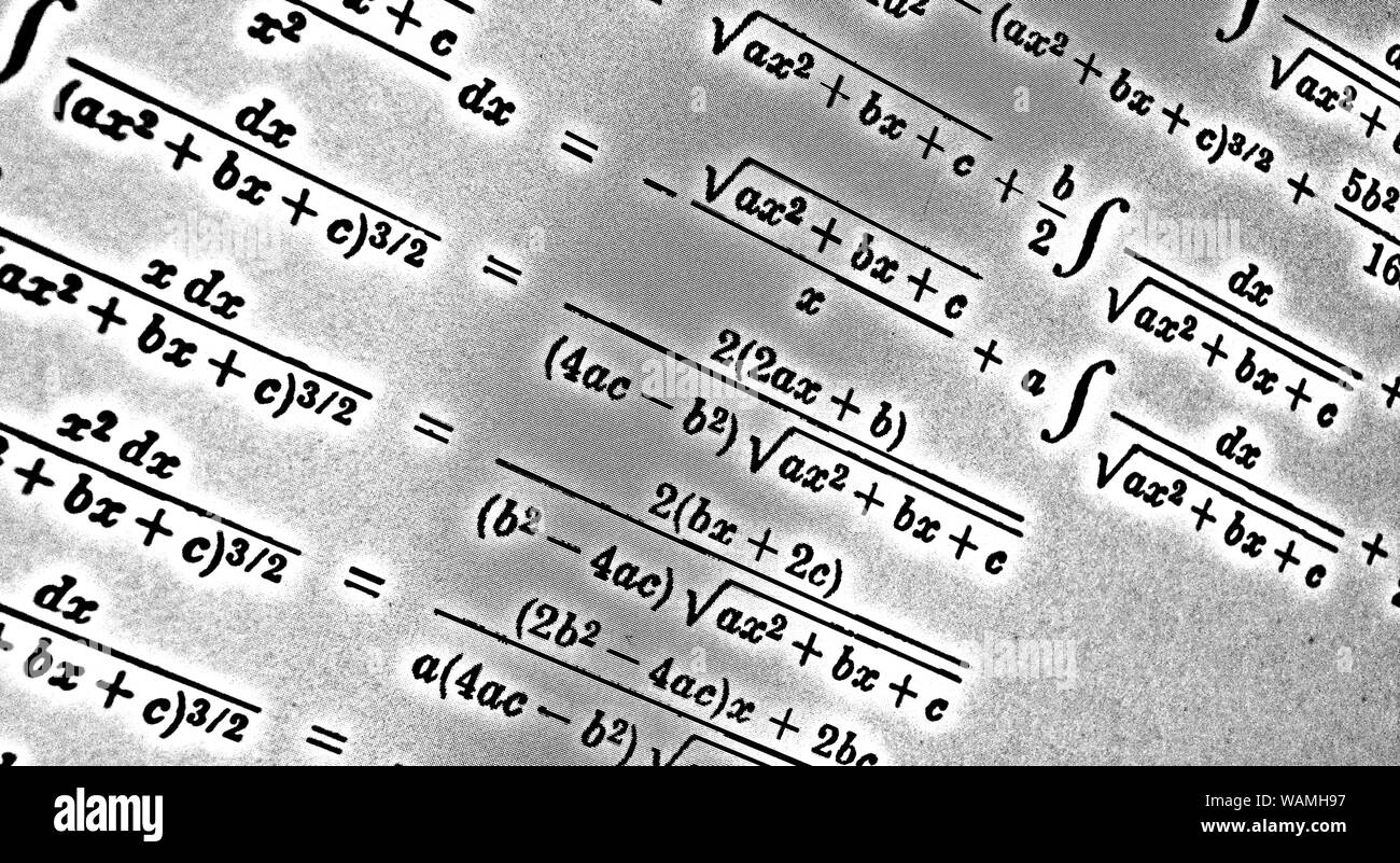 Grand nombre de formules mathématiques sur fond blanc HDR Banque D'Images